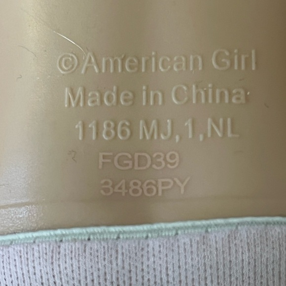 American Girl Wellie Wisher Doll - Picture 3 of 3